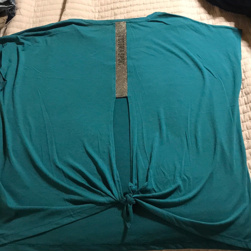Victoria Sport tie back workout top